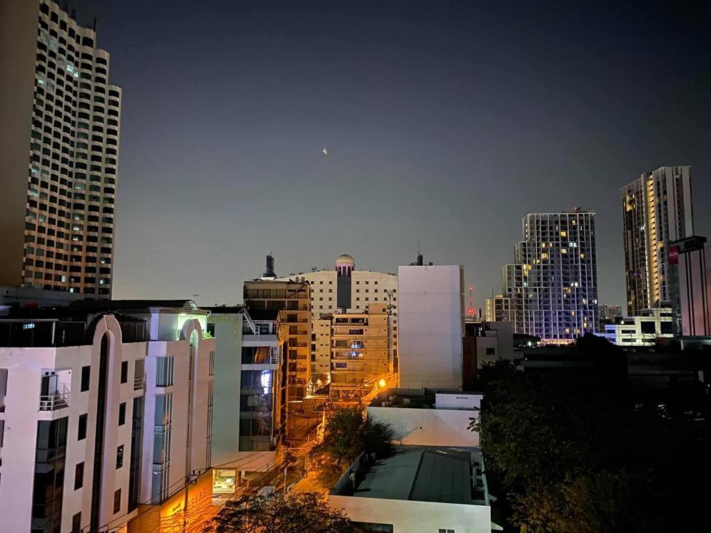 Rest@Ratchada Hotel Bangkok Exterior foto