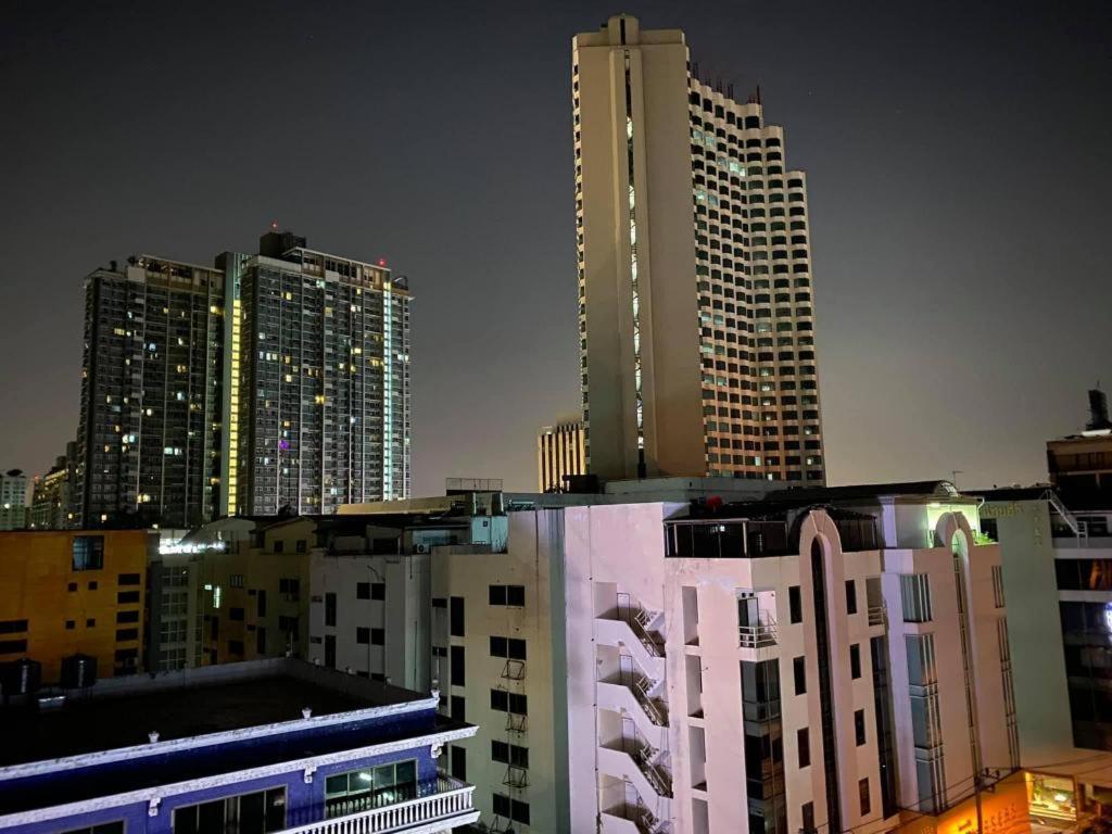 Rest@Ratchada Hotel Bangkok Exterior foto
